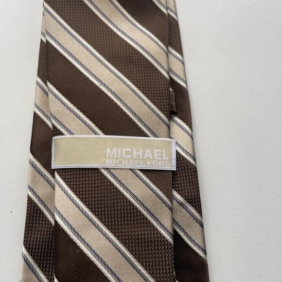 MICHAEL KORS MEN’S TIE BROWN WITH GOLD WHITE STRIPES 100% SILK 3.5 X 59 Corpcore - Picture 2 of 7